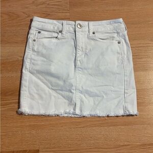 American Eagle Size 2 White Denim High Rise Mini